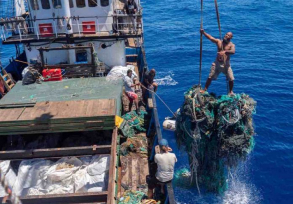 Expedição retira mais 100 toneladas de lixo do Oceano Pacífico: recorde